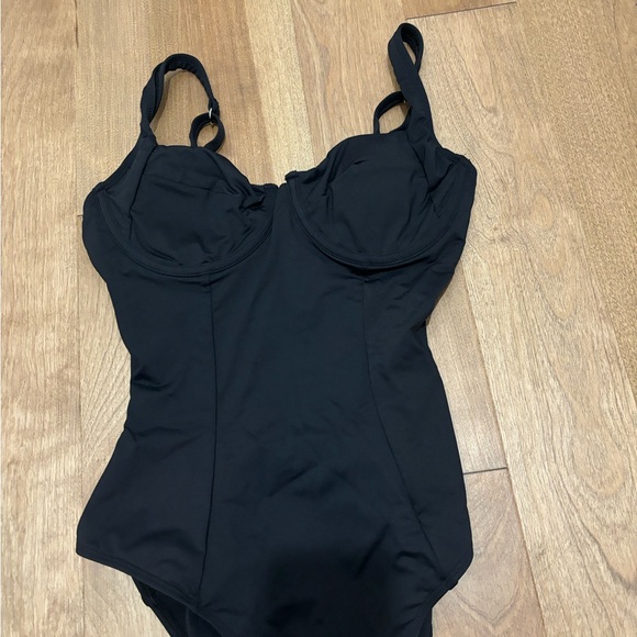 CUPSHE Women's One Piece Swimsuit - Picture 6 of 8